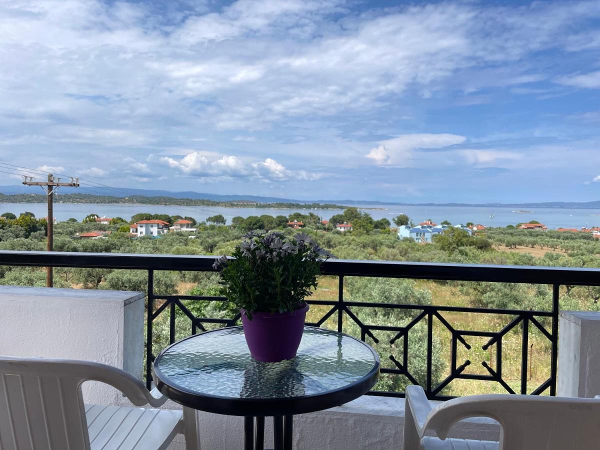 Balconaki Apartments In Vourvourou Eksteriør bilde