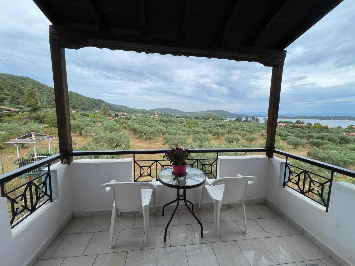Balconaki Apartments In Vourvourou Eksteriør bilde